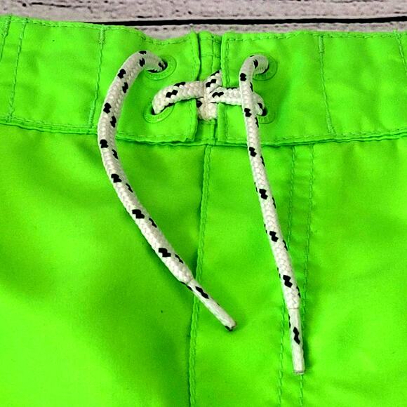 Old Navy Boys Swim Shirt and Trunks Green and Black NWOT - Picture 4 of 8